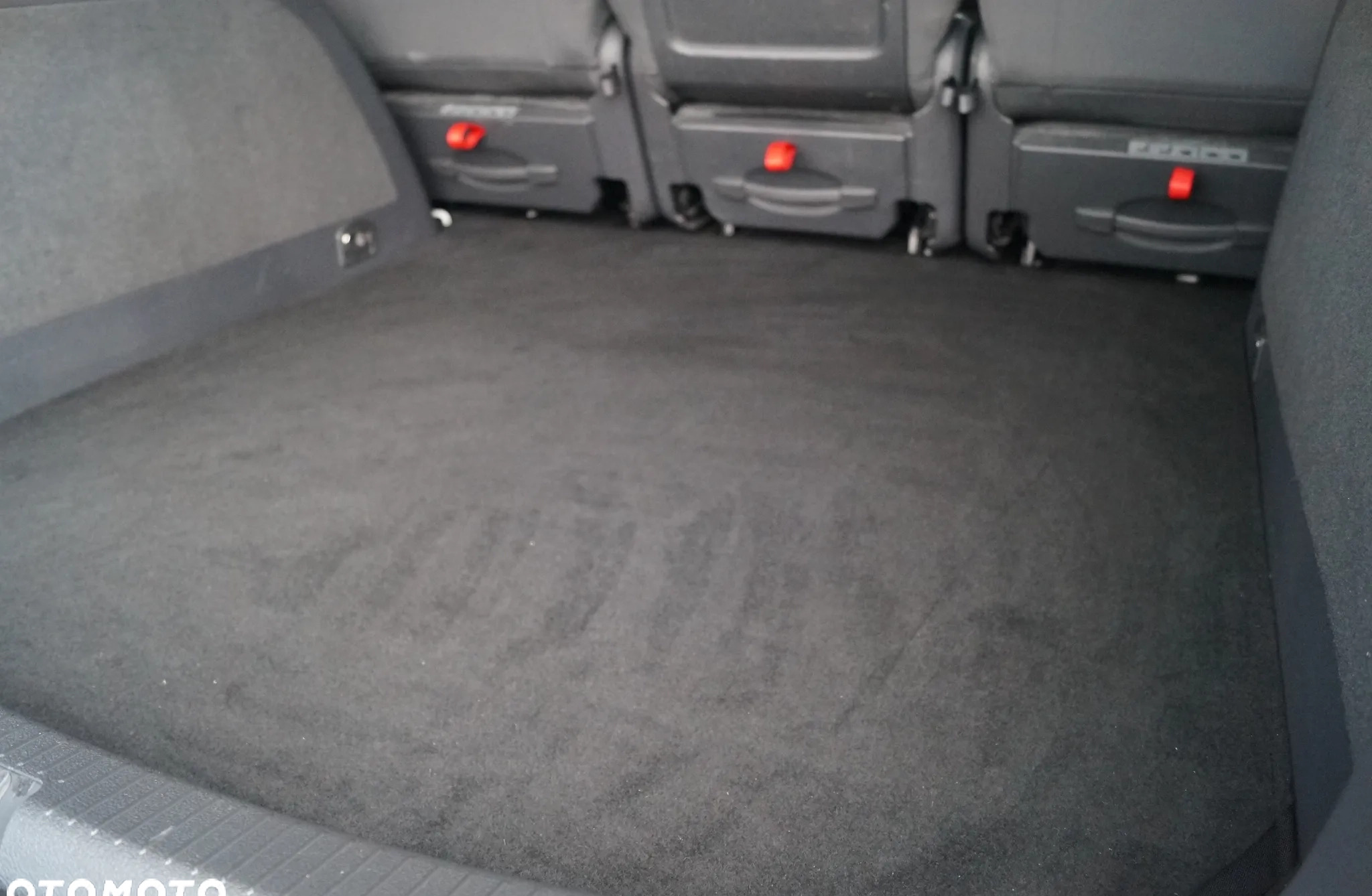 Volkswagen Touran cena 28400 przebieg: 239000, rok produkcji 2012 z Myślibórz małe 742